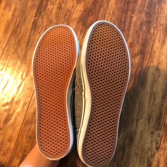 Women’s sneakers - Picture 2 of 4